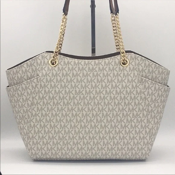 MICHAEL KORS LG CHAIN SHOULDER TOTE VANILLA
NWT - Picture 10 of 16